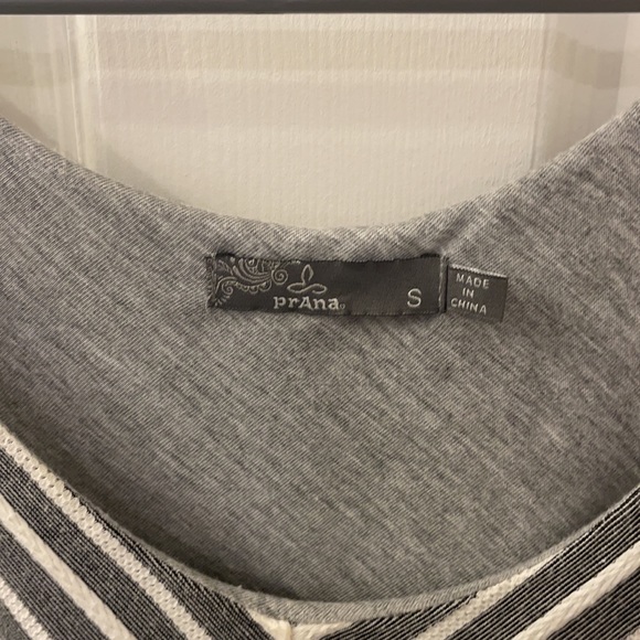 Prana size small dress. Great condition - Picture 2 of 5